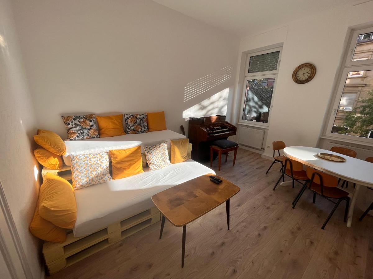 Kuenstlerisches Apartment Karlsruhe Exterior foto
